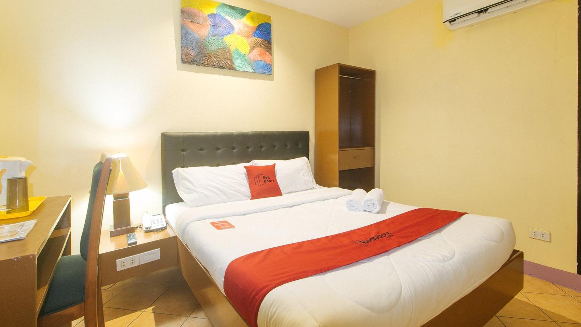 Reddoorz At Comfy Inn Ermita Manila Dış mekan fotoğraf