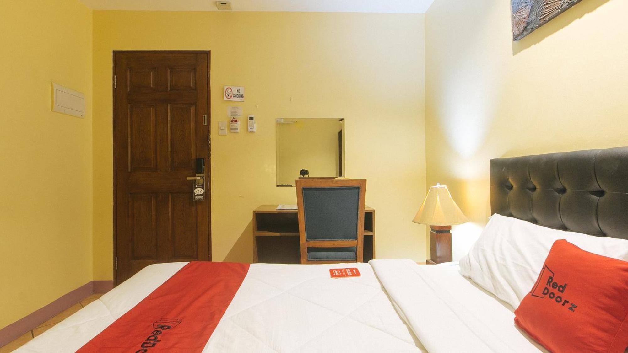 Reddoorz At Comfy Inn Ermita Manila Dış mekan fotoğraf