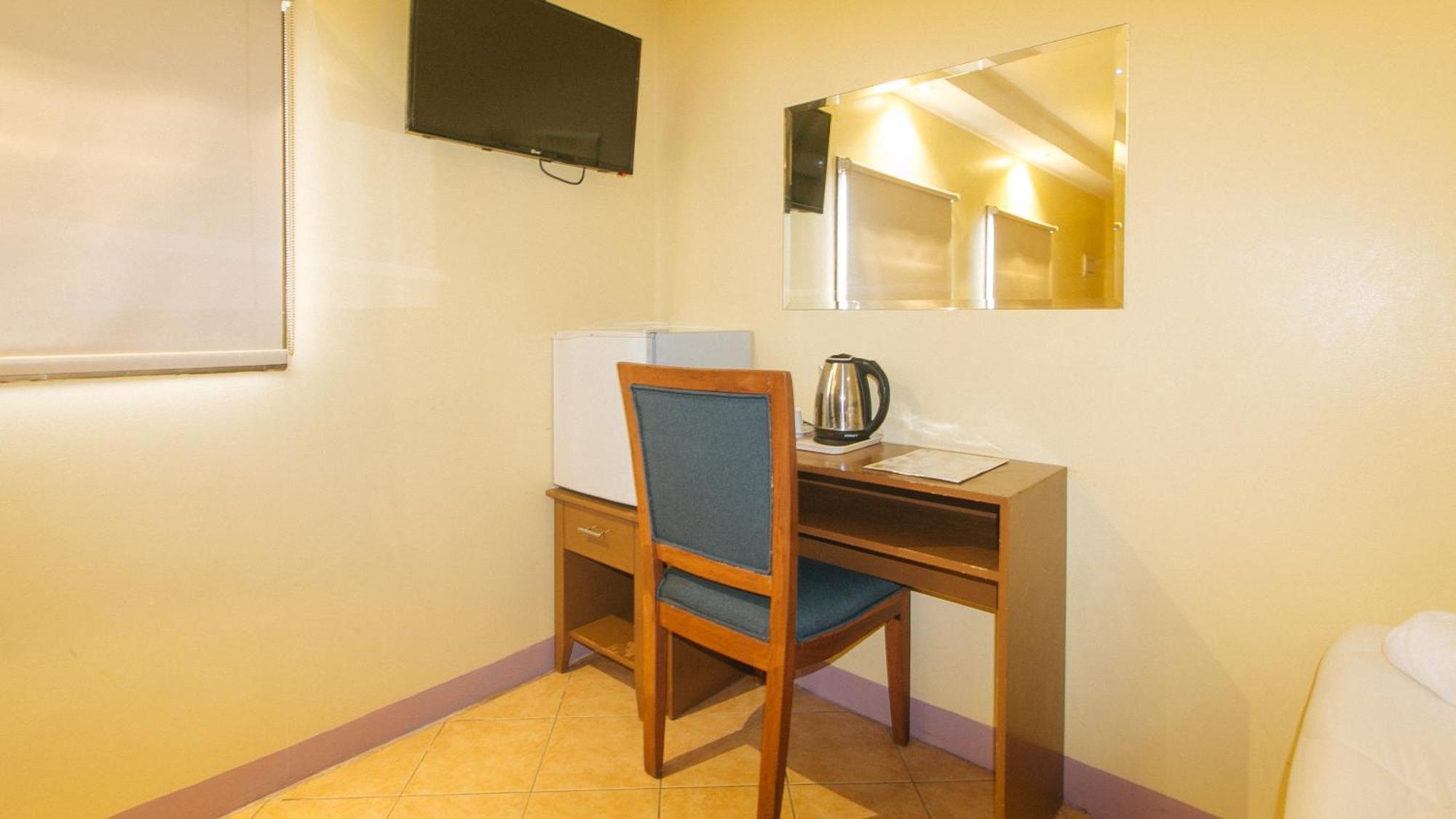 Reddoorz At Comfy Inn Ermita Manila Dış mekan fotoğraf