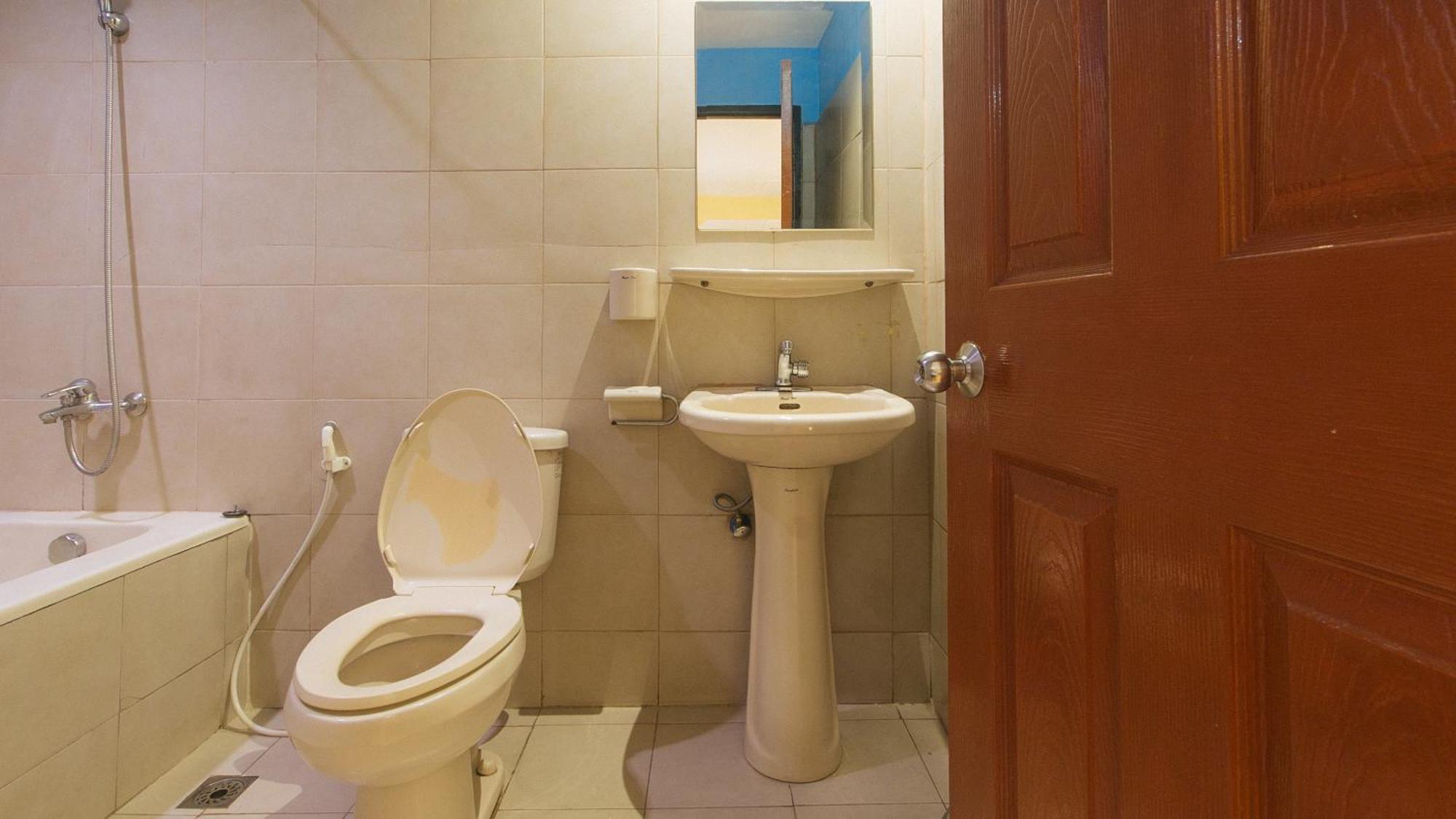 Reddoorz At Comfy Inn Ermita Manila Dış mekan fotoğraf